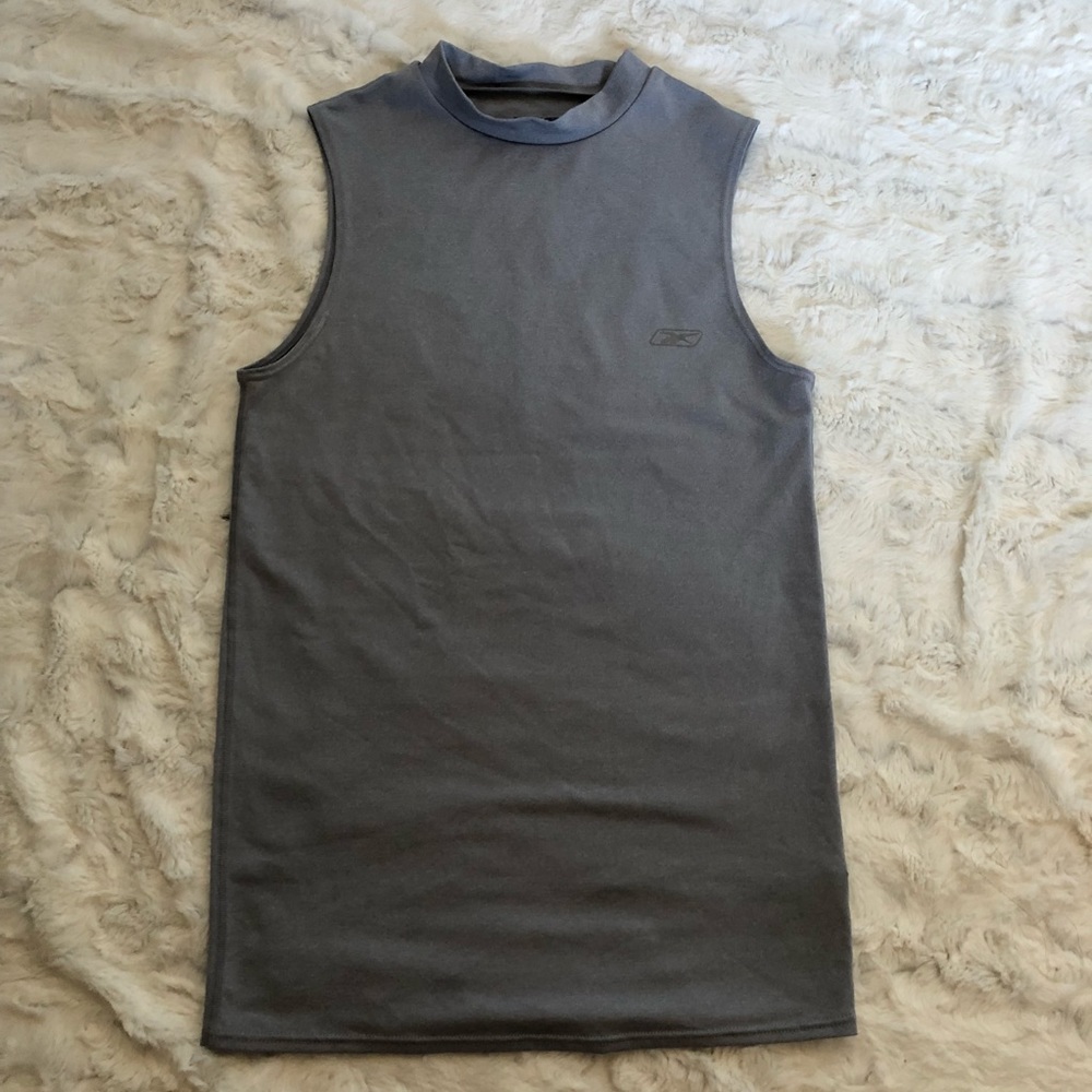 Men's Reebok Gray Play Dry Size Medium Top